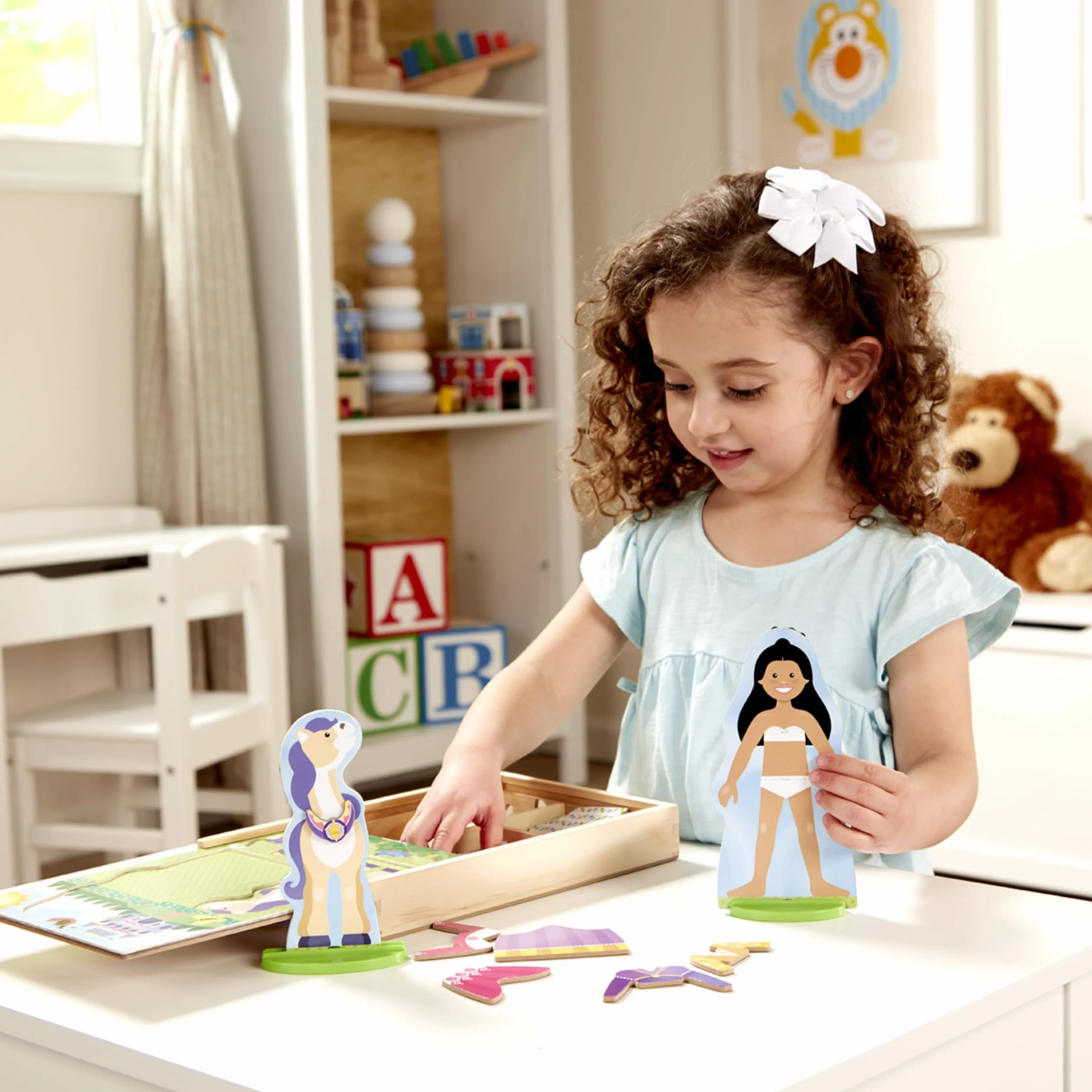 Melissa & Doug Princess Magnetic Dress-Up Play Set, Pretend Play Toy, Cognitive Skills, 3+, Gift for Boy or Girl