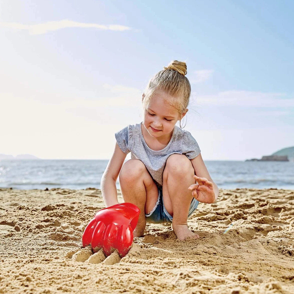 Hape E4051 Power Paw Red - Sand and Garden Toys