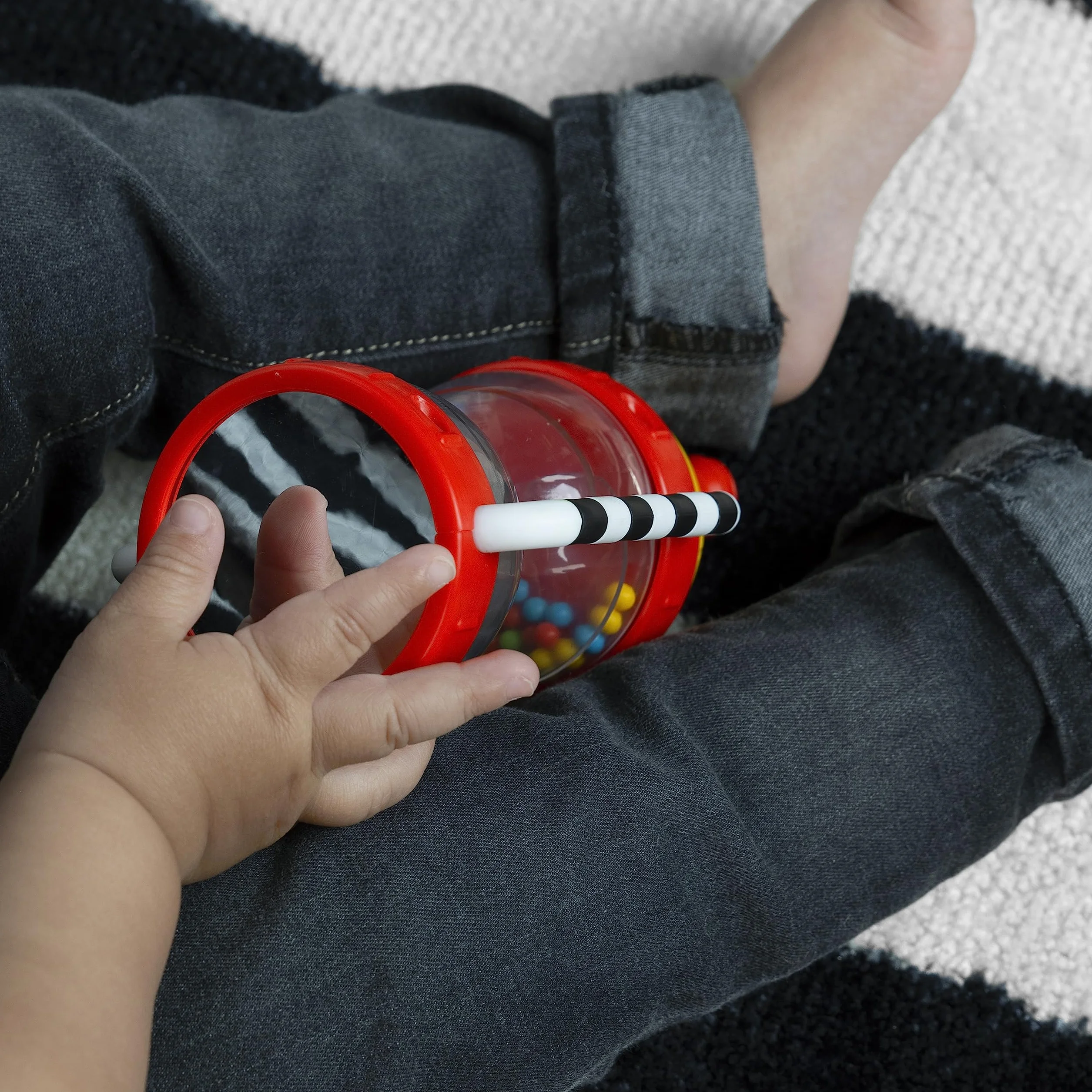 Baby Einstein Cal's Sensory Shake-up Developmental Activity Sonaglio giocattolo senza BPA, per neonati dai 3 mesi in su