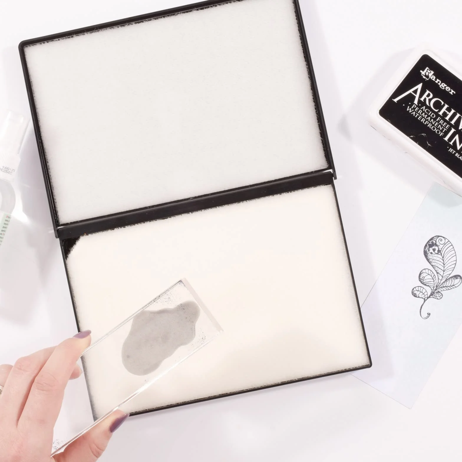 Vaessen 1009-001 Creative Easy, podkładka do czyszczenia czystych i przylegających, pieczątek gumowych i nie tylko, czarna, 14 cm x 20 cm x 2 cm